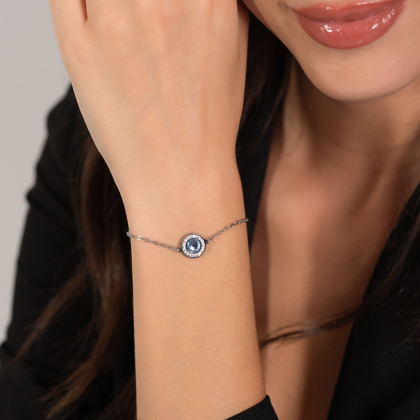 PULSERA DE ACERO PARA MUJER ELEMENTO DE CRISTAL AGUAMARINA Y CRISTALES BLANCOS