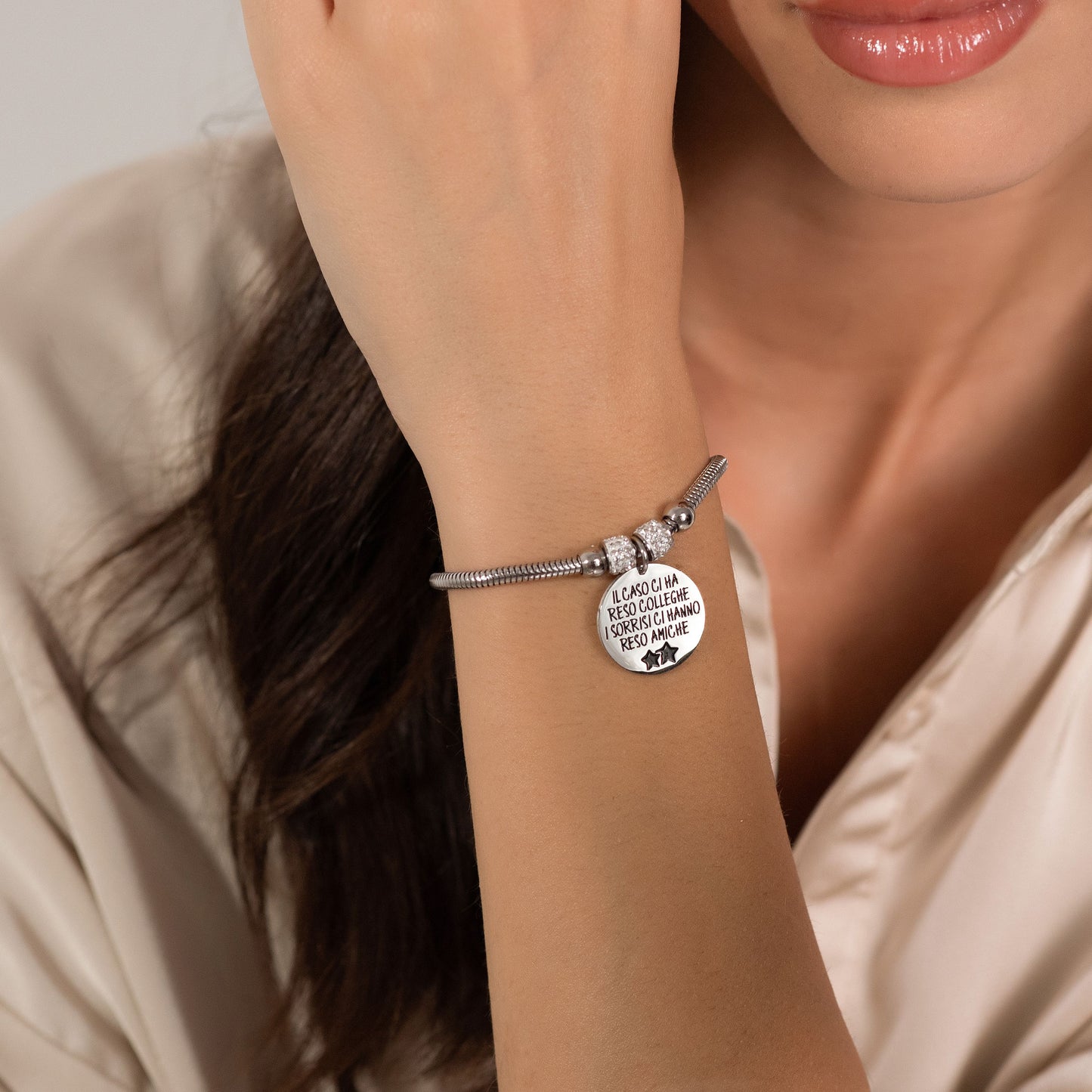 BRAZALETE DE ACERO PARA MUJER EL CASO NOS HICIERON COLEGAS LAS SONRISAS NOS HICIERON A