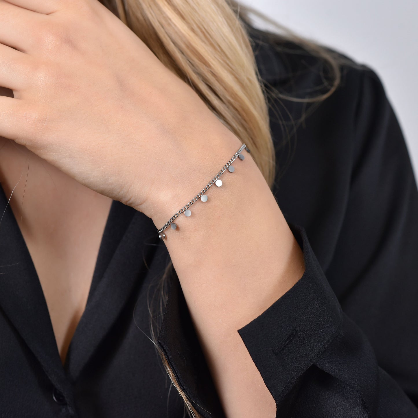 PULSERA DE ACERO PARA MUJER CON CÍRCULOS