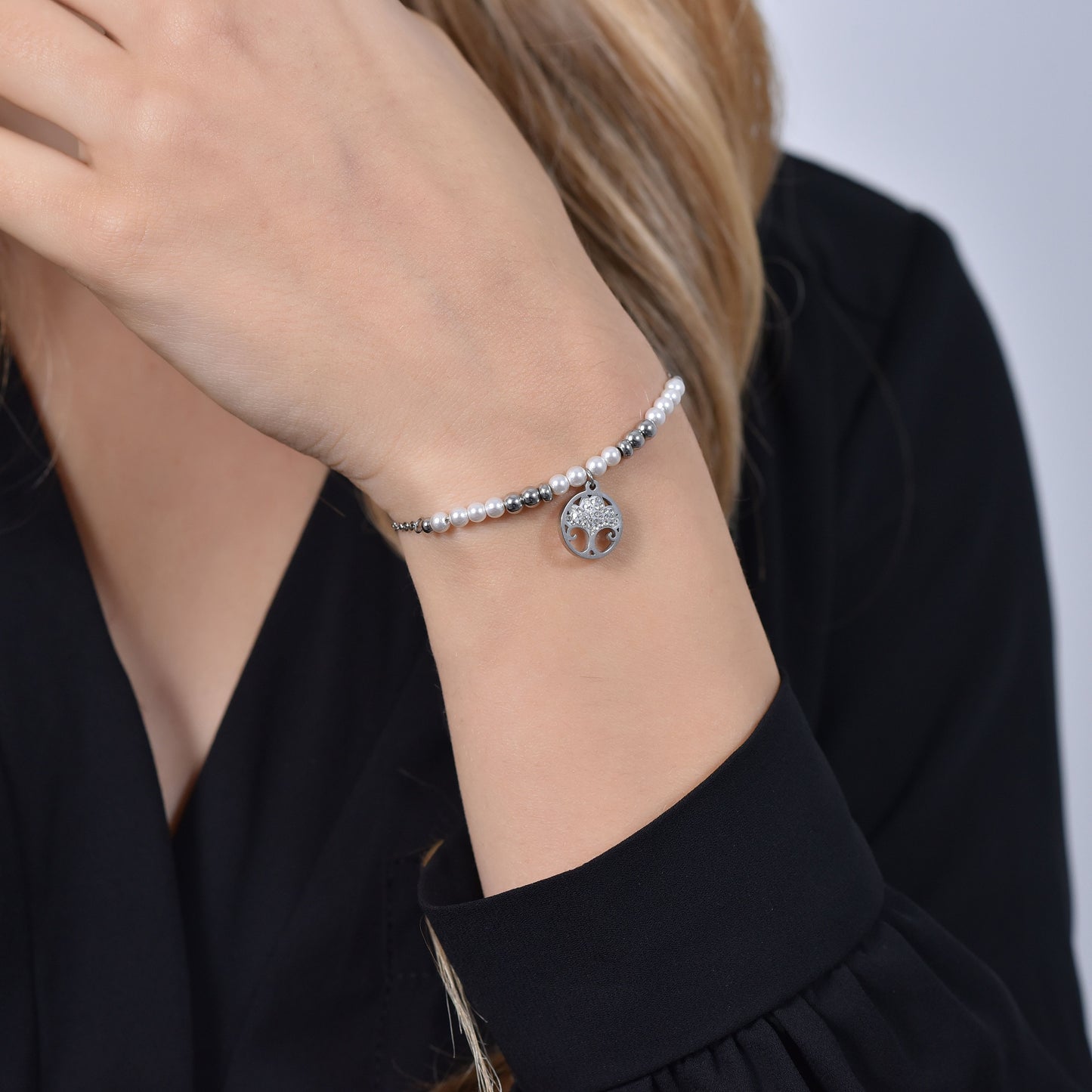 PULSERA DE ACERO PARA MUJER CON PERLAS Y ÁRBOL DE LA VIDA