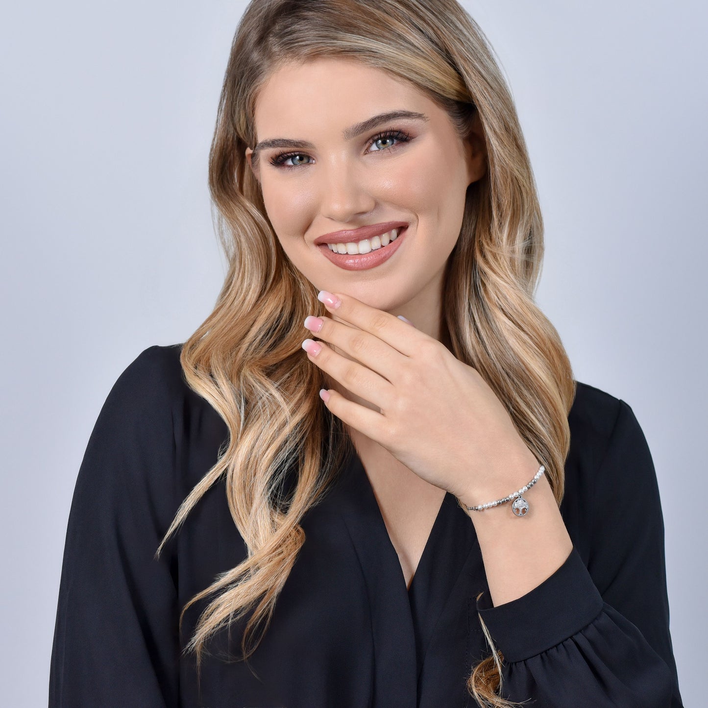 PULSERA DE ACERO PARA MUJER CON PERLAS Y ÁRBOL DE LA VIDA