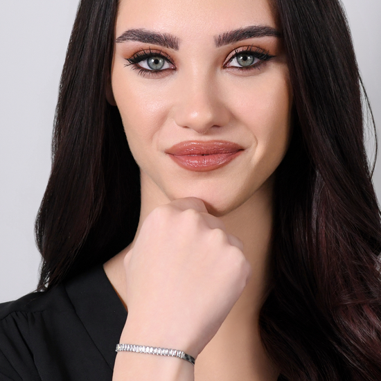 PULSERA DE ACERO CON CIRCONITAS BLANCAS PARA MUJER
