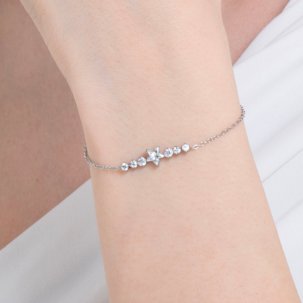 PULSERA DE ACERO PARA MUJER CON ESTRELLA Y CRISTALES BLANCOS