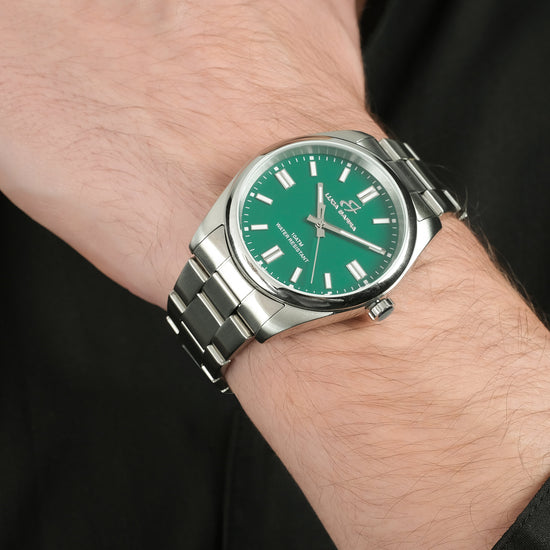 RELOJ DE CABALLERO CON CAJA DE ACERO BISEL AZUL Y ROJO