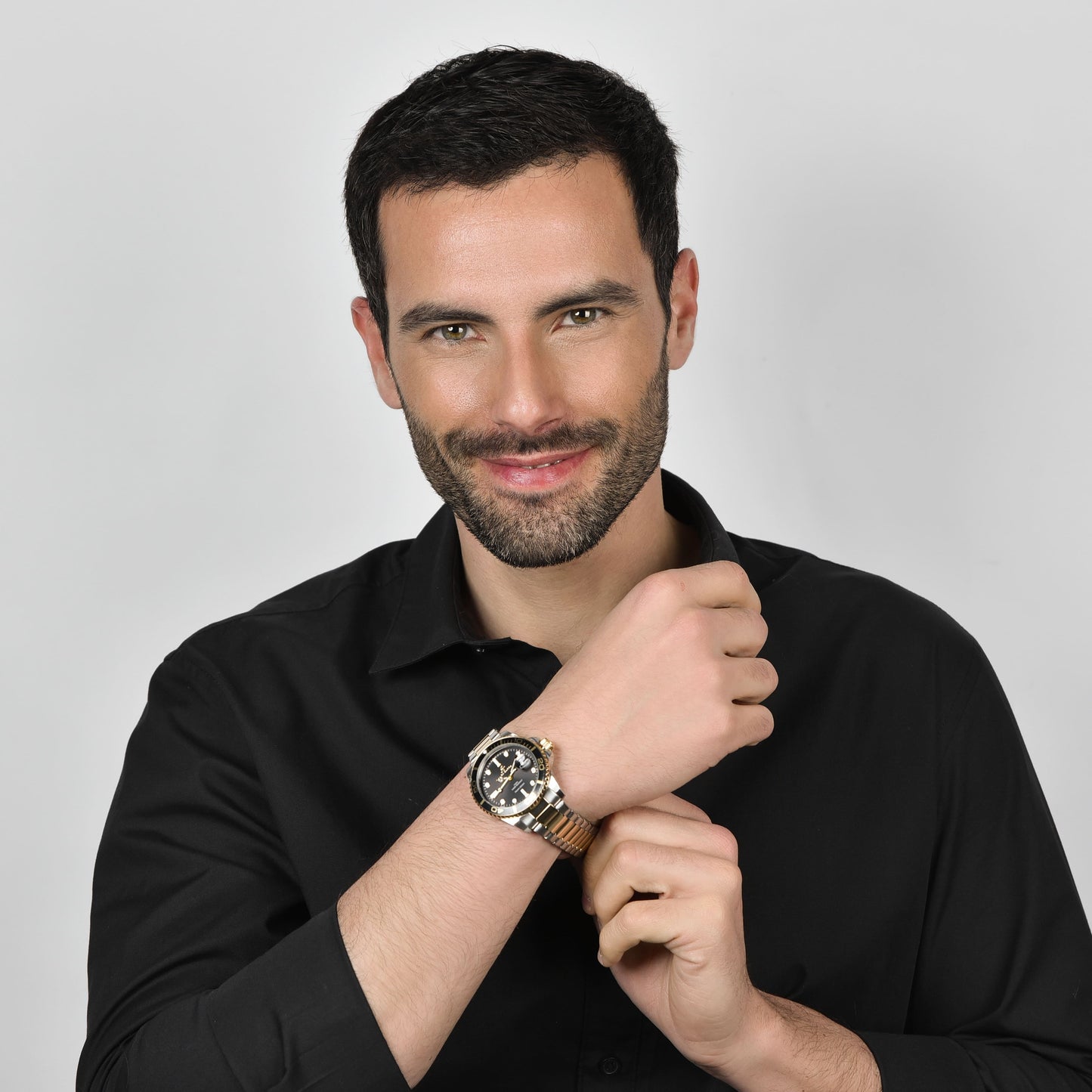 RELOJ DE CABALLERO CON CAJA DE ACERO BISEL NEGRO