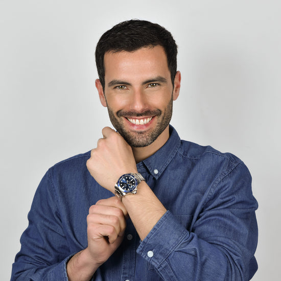 RELOJ DE CABALLERO CON CAJA DE ACERO BISEL AZUL