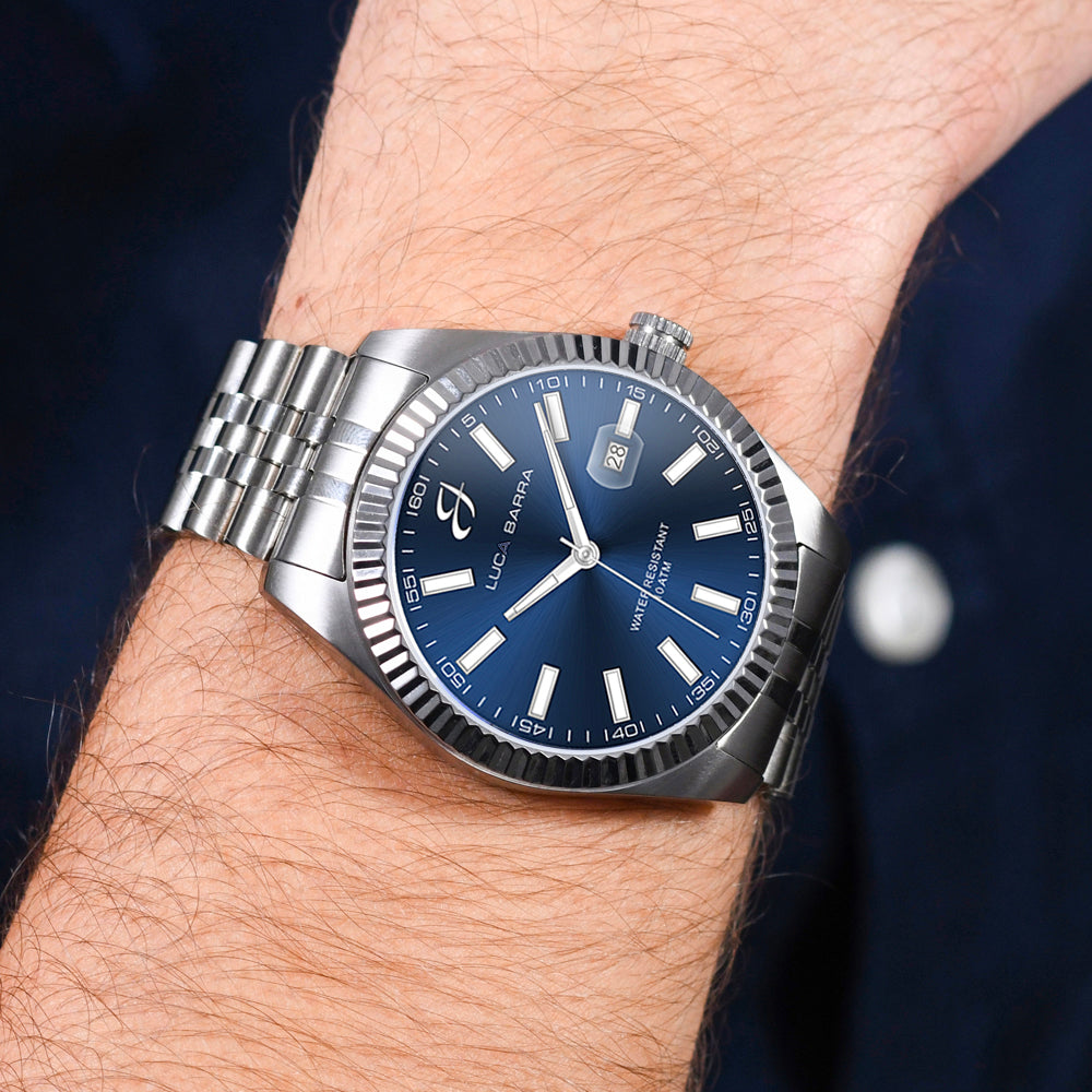 RELOJ DE HOMBRE DE ACERO CON BISEL MOLETEADO