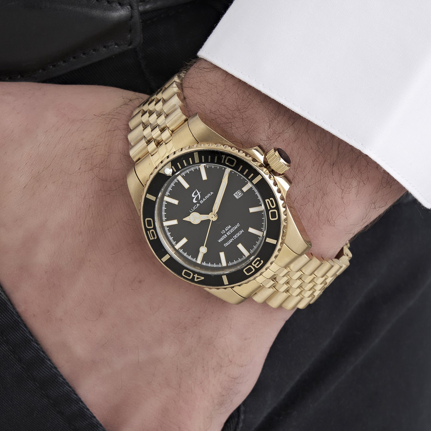 RELOJ CON CAJA DE ACERO DORADO IP ESFERA NEGRA
