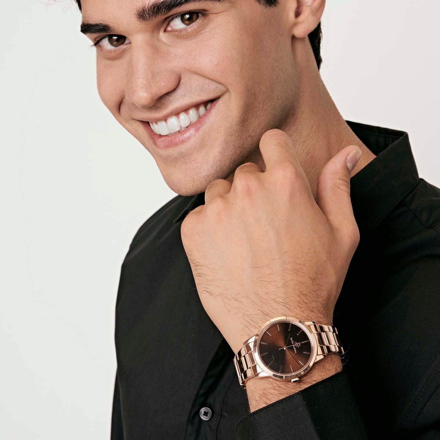 RELOJ IP ROSE DE ACERO CON ESFERA MARRÓN, PULSERA IP ROSE