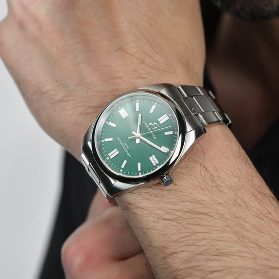 RELOJ DE ACERO CON ESCRITORIO VERDE Luca Barra