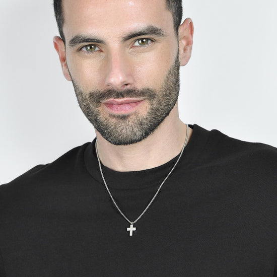COLLAR CRUZ DE HOMBRE DE ACERO CON CRISTALES BLANCOS