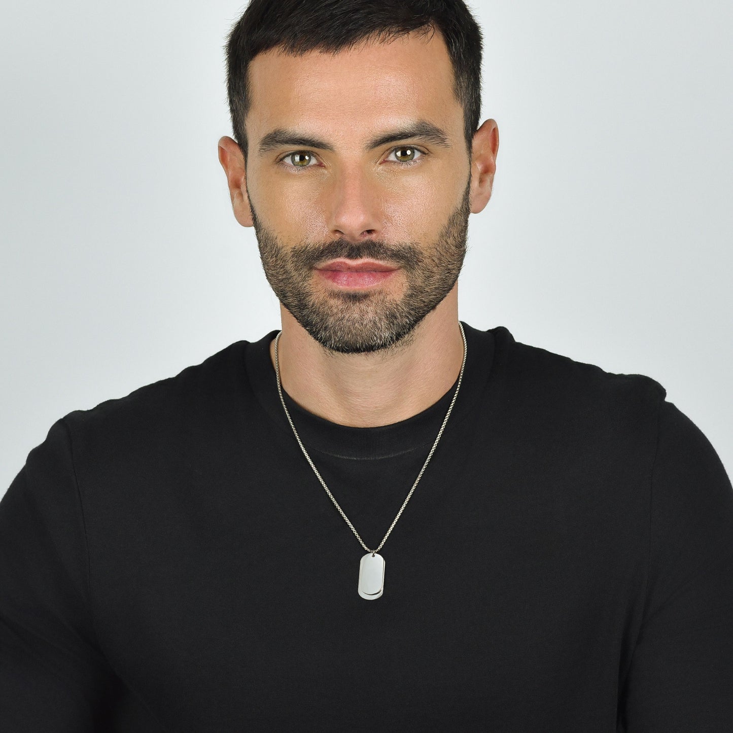 COLLAR DE HOMBRE DE ACERO CON PLACAS DE PLATA