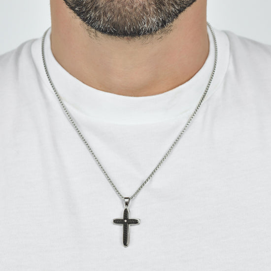 COLLAR CRUZ DE ACERO PARA HOMBRE CON IP NEGRO