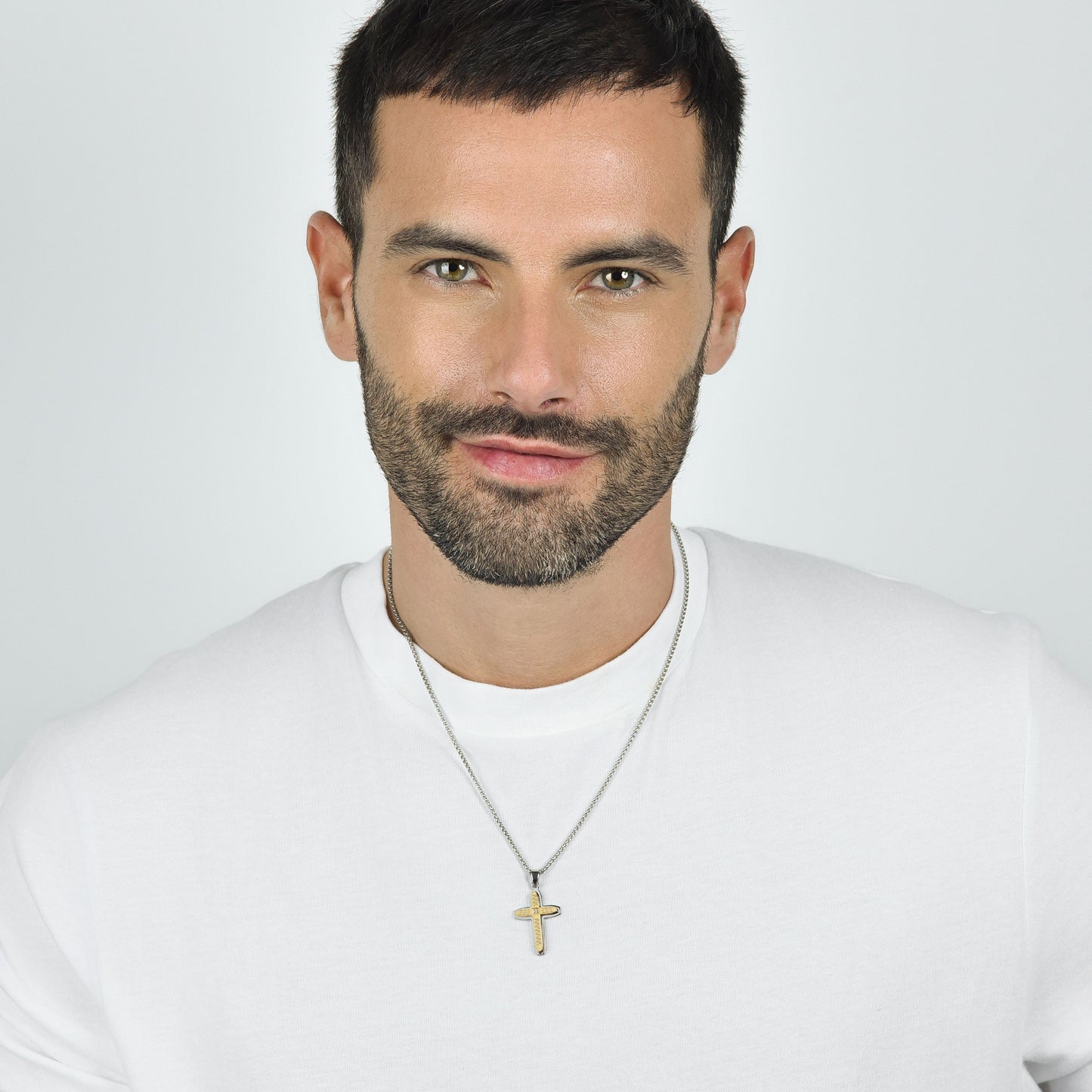 COLLAR DE HOMBRE DE ACERO CRUZ IP ORO