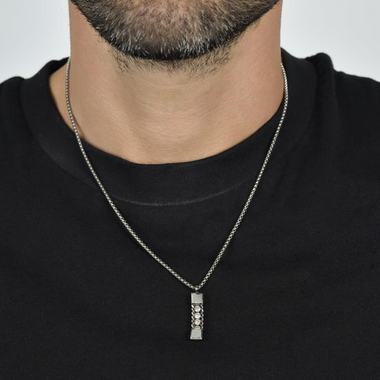 COLLAR ELEMENTO DE ACERO PARA HOMBRE CON CRISTALES BLANCOS