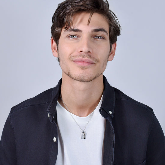 COLLAR DE ACERO PARA HOMBRES CON ELEMENTO