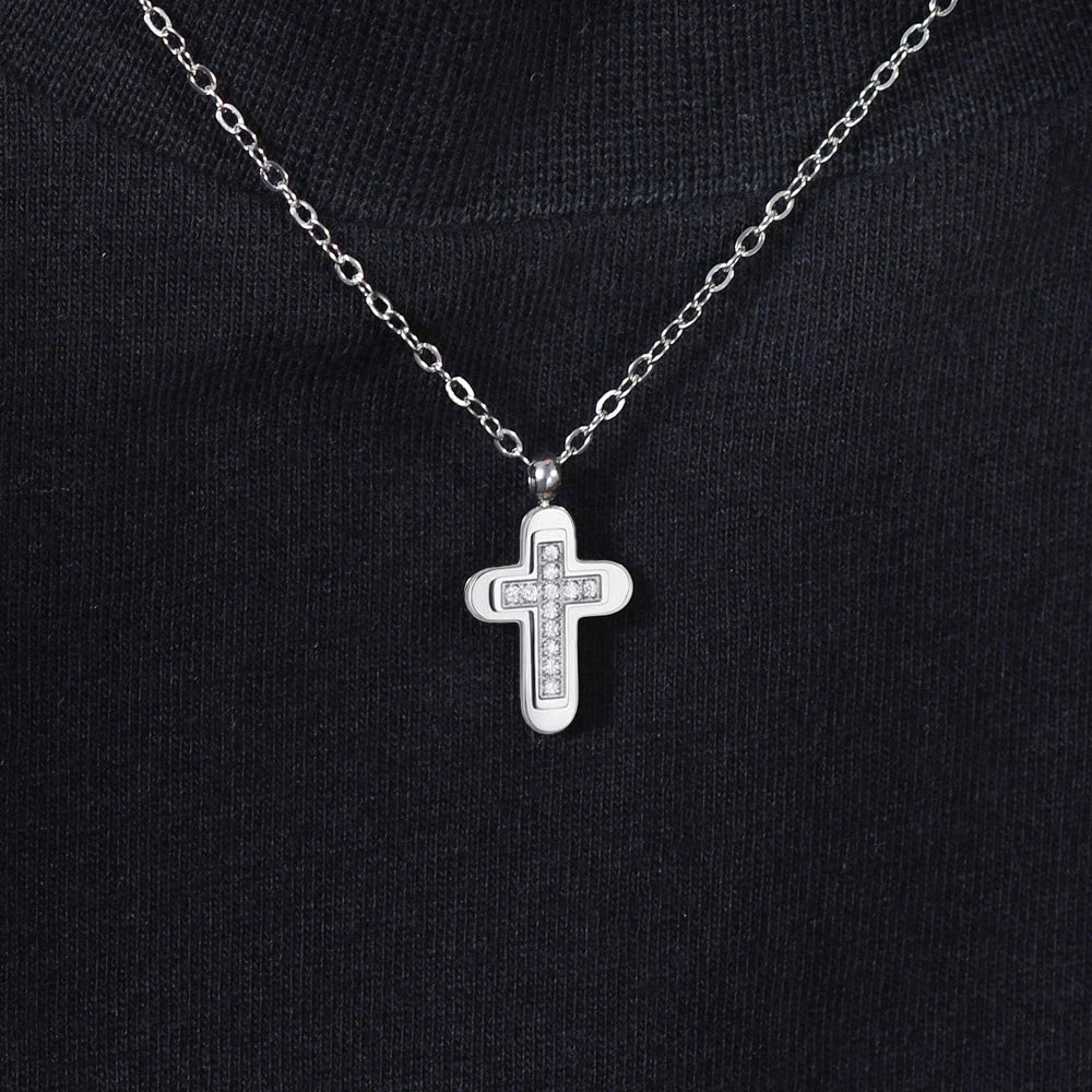 COLLAR DE HOMBRE CON CRUZ DE ACERO Y CIRCONITA BLANCA