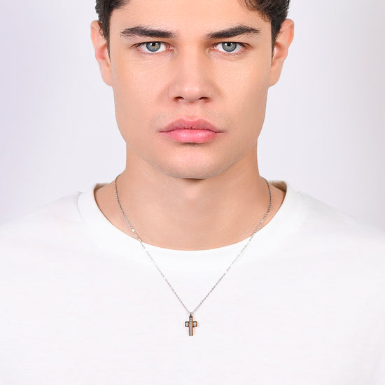 COLLAR DE HOMBRE DE ACERO CON CRUZ E IP DE ORO ROSA