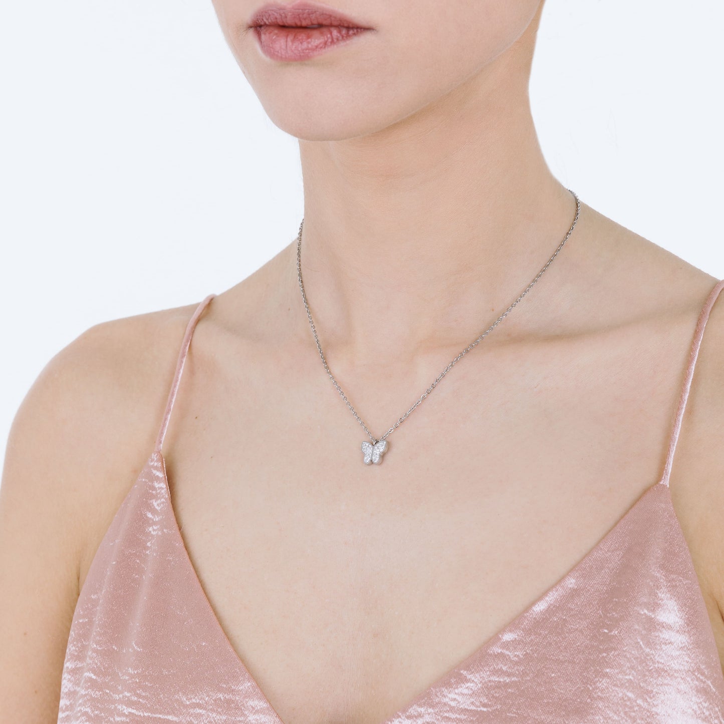 COLLAR DE ACERO PARA MUJER CON MARIPOSA Y CRISTALES BLANCOS