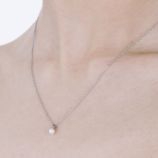 COLLAR DE ACERO PARA MUJER CON PERLAS DE 4 MM