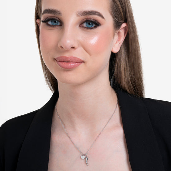COLLAR DE ACERO PARA MUJER CON CORAZÓN Y CUERNO