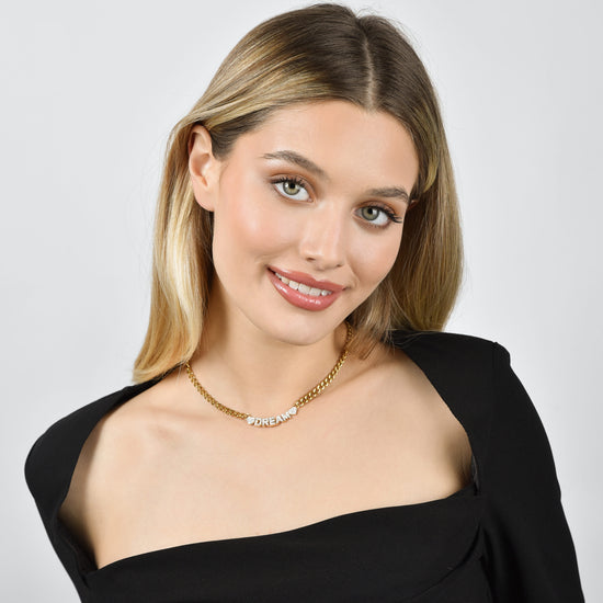 COLLAR DE SUEÑOS DE ACERO DORADO CON CRISTALES BLANCOS