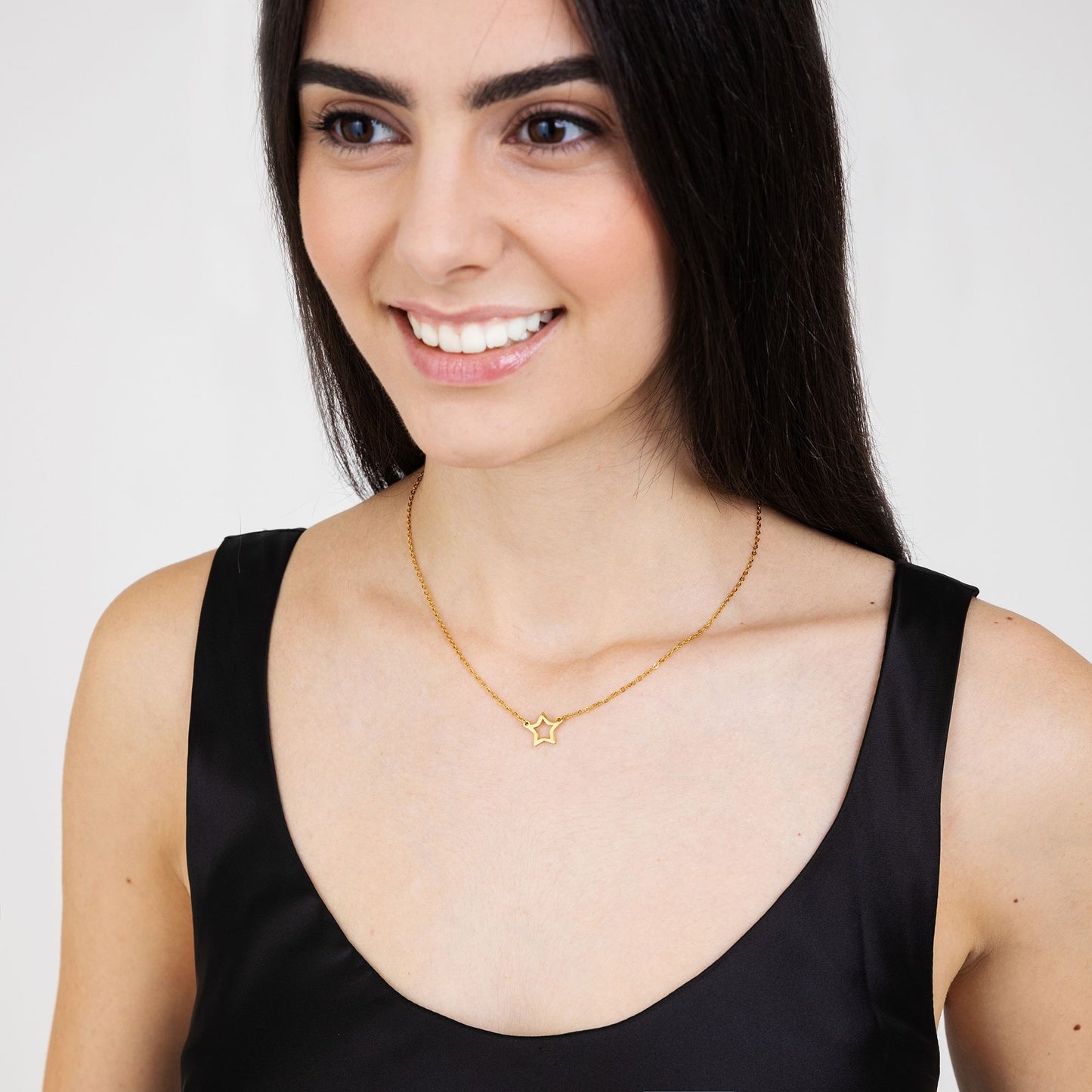COLLAR DE ACERO IP DE MUJER CON ESTRELLA DE ORO
