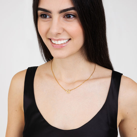 COLLAR DE ACERO IP DE MUJER CON ESTRELLA DE ORO