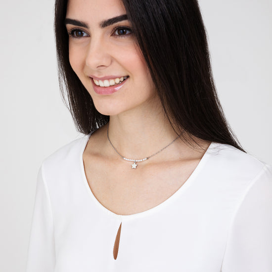 IP COLLAR DE ACERO DORADO PARA MUJER CON ESTRELLA Y PERLAS BLANCAS