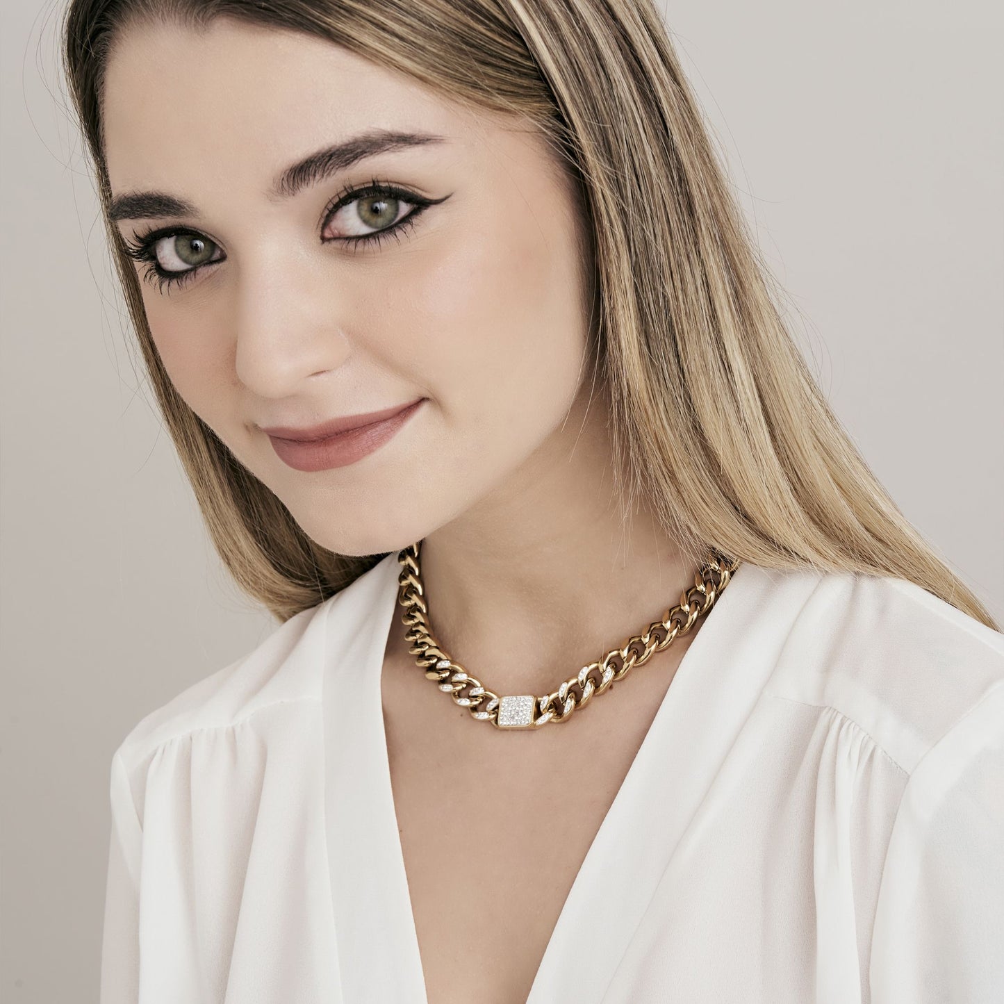 IP COLLAR DE ACERO DORADO PARA MUJER CON COLGANTES DE CRISTAL BLANCO Y CADENA DE ESLABONES