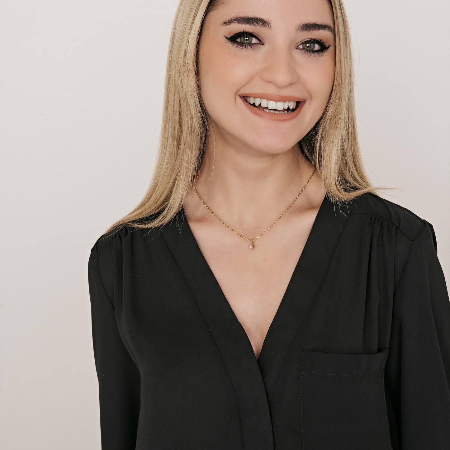 COLLAR DE ACERO PARA MUJER CON CRISTAL ROSA