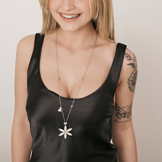 COLLAR LARGO DE ACERO PARA MUJER CON FLOR DE LA VIDA Y CORAZON