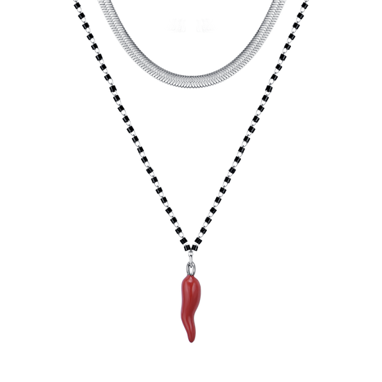 COLLAR DE ACERO PARA MUJER CON CUERNO CON ESMALTE ROJO Y ELEMENTOS NEGROS