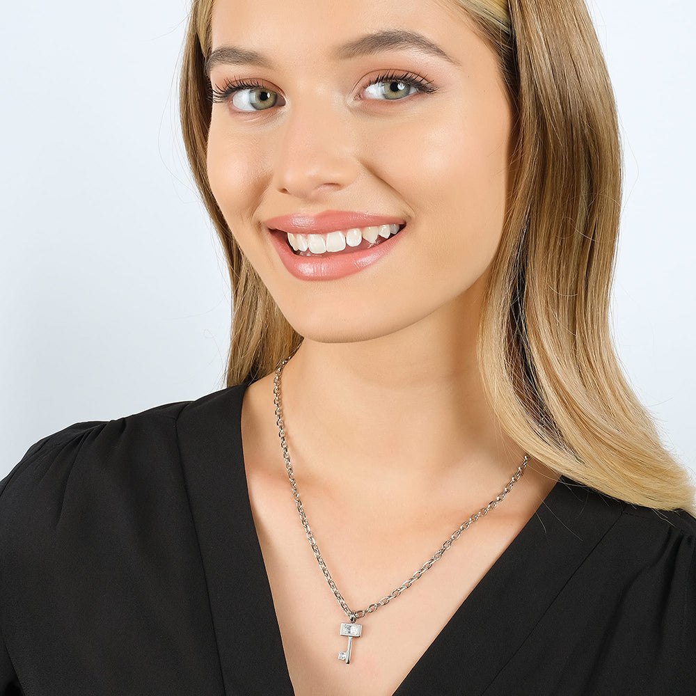 COLLAR DE ACERO PARA MUJER CON LLAVE CON CRISTALES BLANCOS
