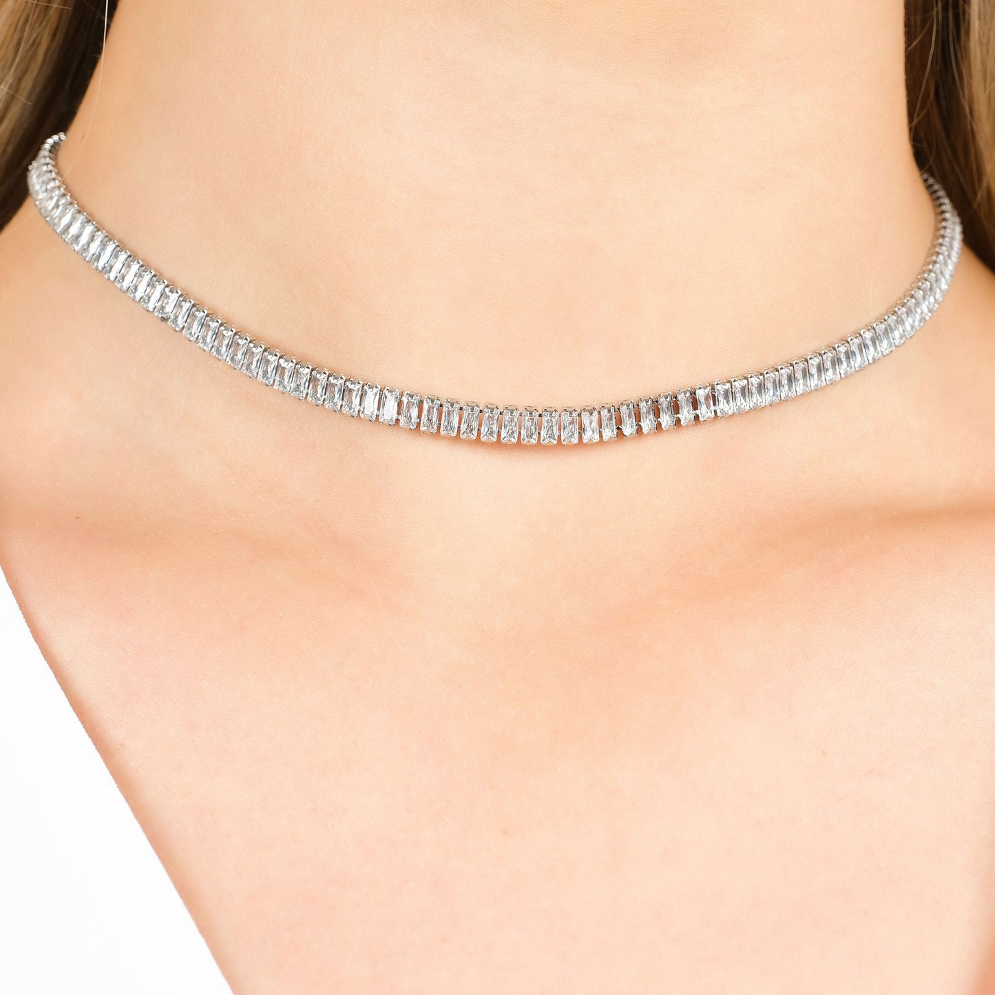 COLLAR DE ACERO PARA MUJERES CON CRISTALES BAGUETTE BLANCOS