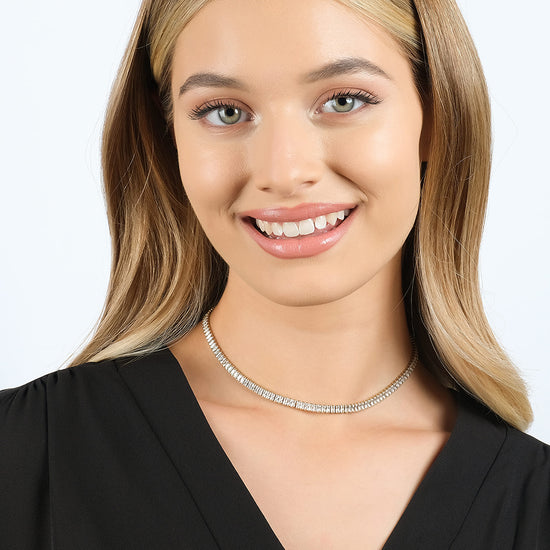 COLLAR DE ACERO PARA MUJERES CON CRISTALES BAGUETTE BLANCOS