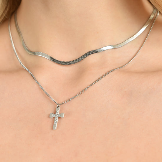 COLLAR CRUZ DE ACERO PARA MUJER CON CRISTALES BLANCOS