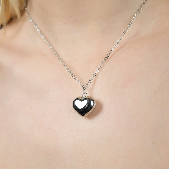 COLLAR DE ACERO PARA MUJER CON CORAZÓN REDONDO