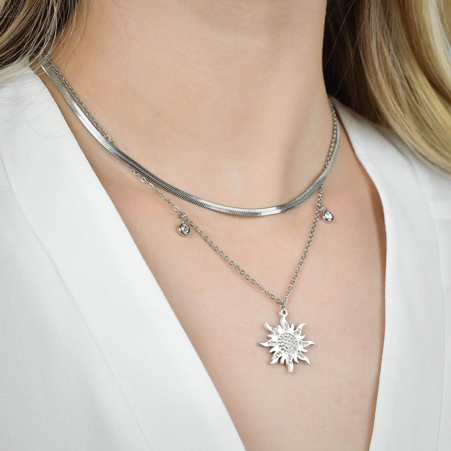 COLLAR SOL DE ACERO PARA MUJER CON CRISTALES BLANCOS