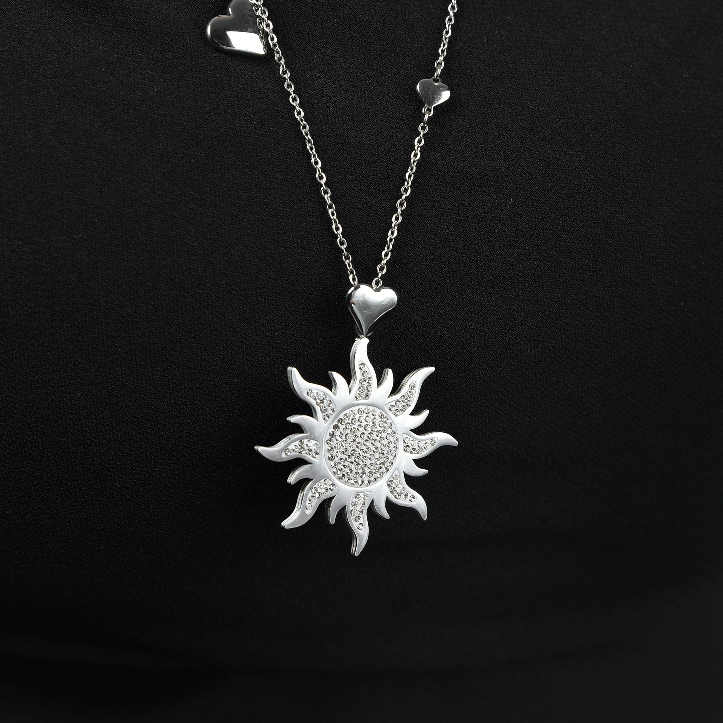 COLLAR SOL DE ACERO PARA MUJER CON CRISTALES BLANCOS