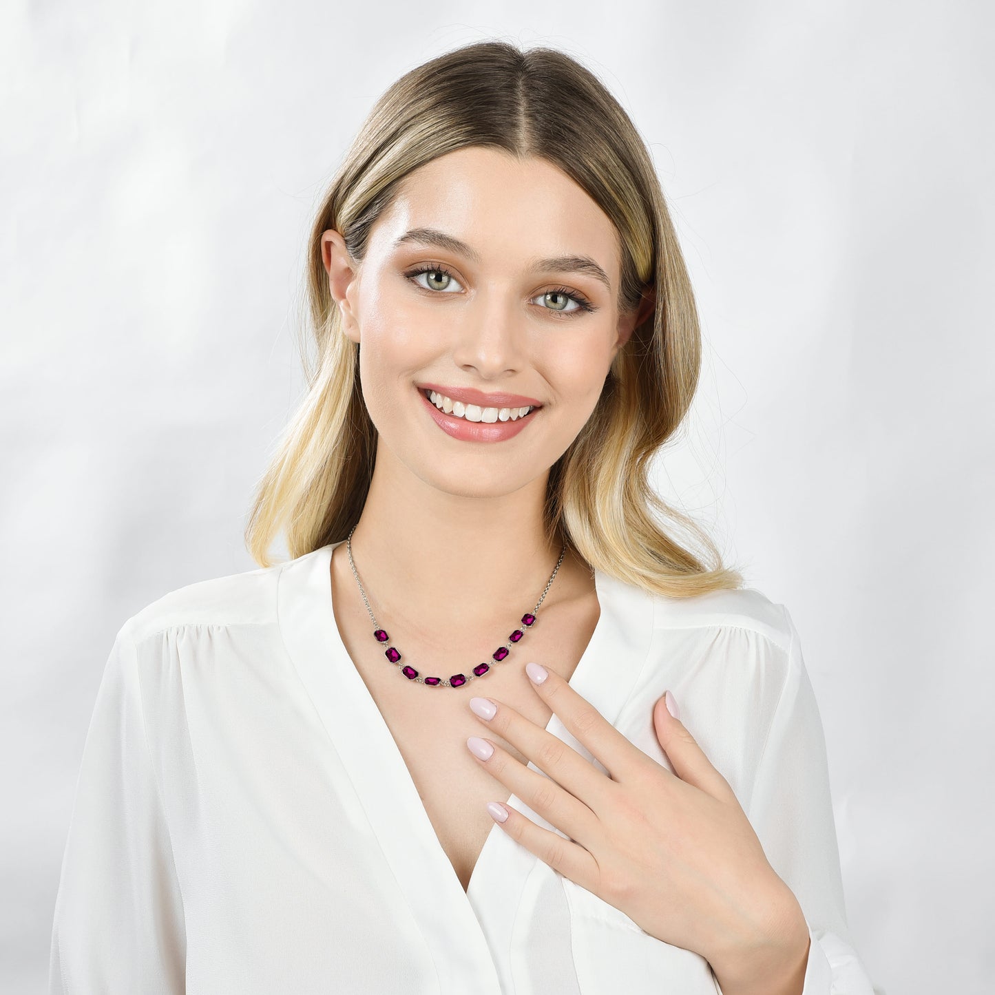 COLLAR DE ACERO PARA MUJER CON CRISTALES FUCSIA