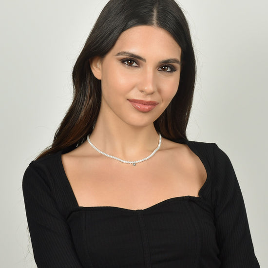 COLLAR DE ACERO DE LAS MUJERES CON PERLAS CON CRISTAL BLANCO