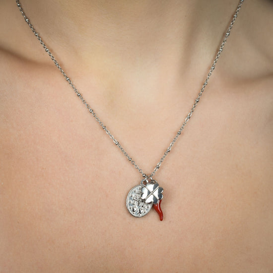 COLLAR DE ACERO PARA MUJER CON CHARM DE TRÉBOL DE CUATRO HOJAS, CUERNO Y MADONNA
