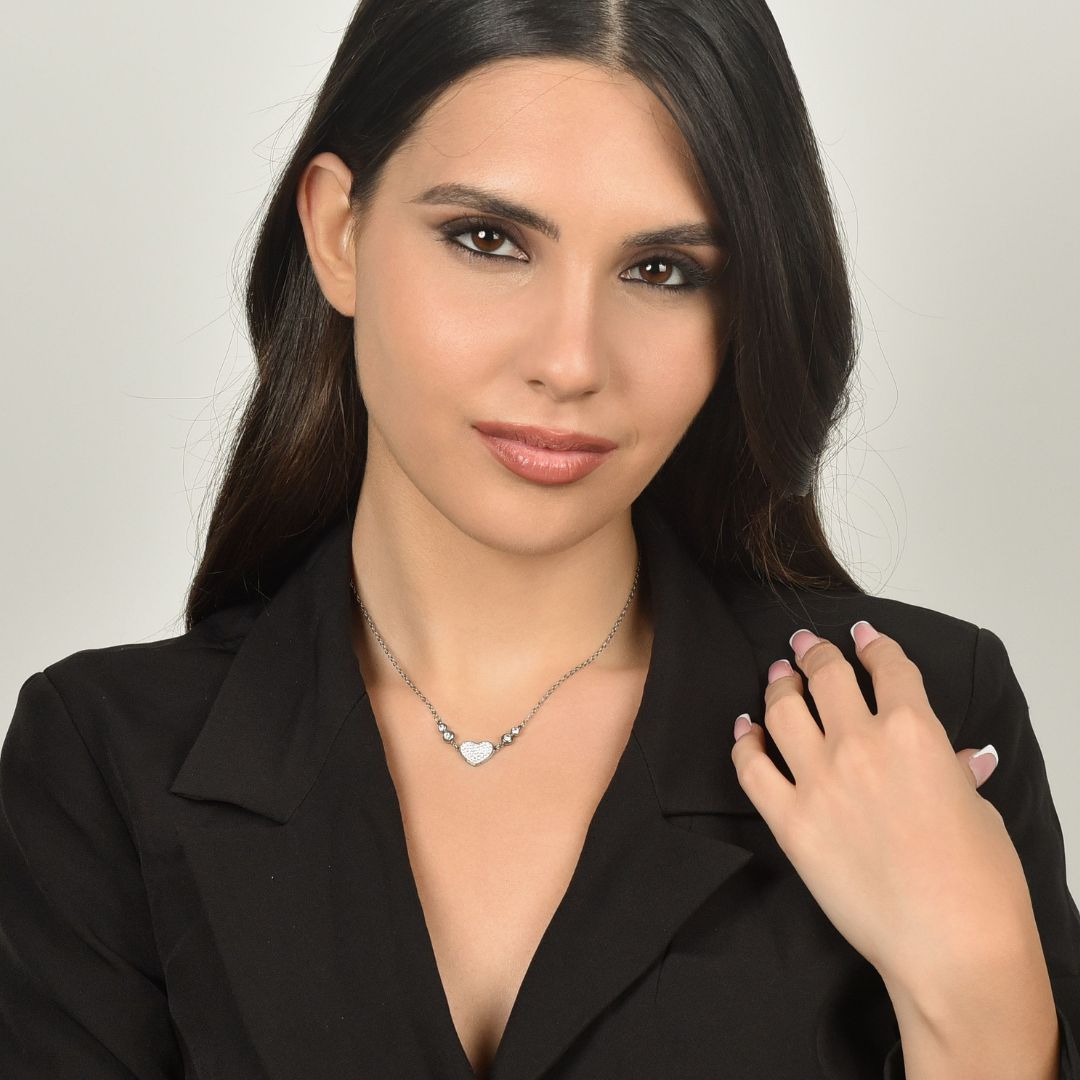 COLLAR DE ACERO PARA MUJER CON CORAZÓN Y CRISTALES BLANCOS