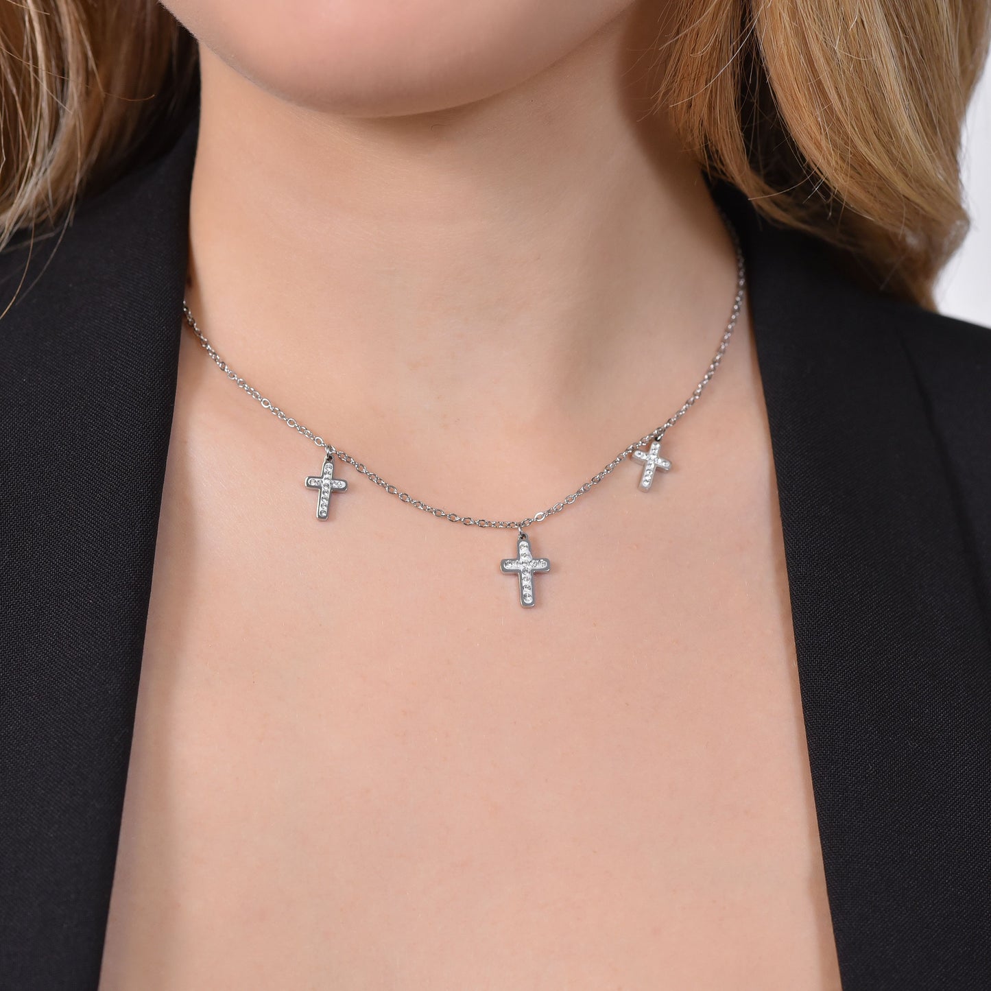 COLLAR DE CRUCES DE ACERO PARA MUJER CON CRISTALES BLANCOS