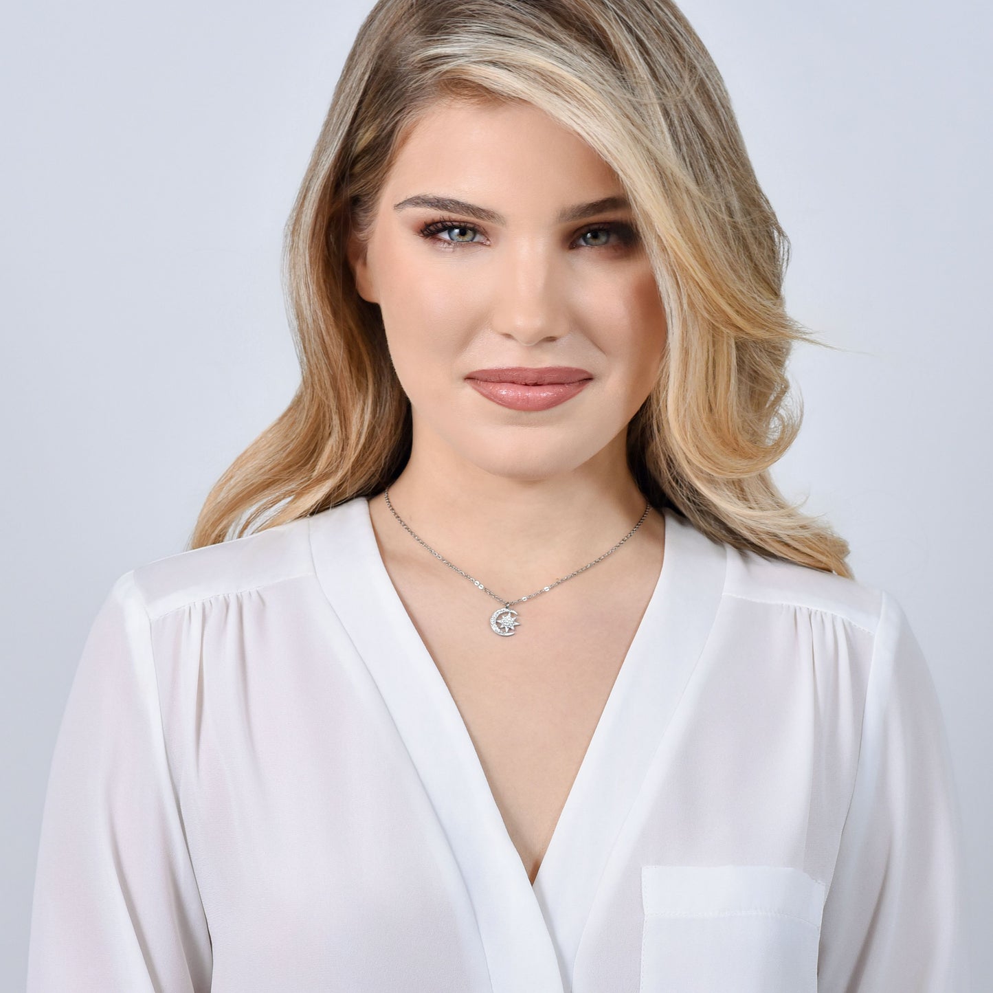 COLLAR ESTRELLA Y LUNA DE ACERO