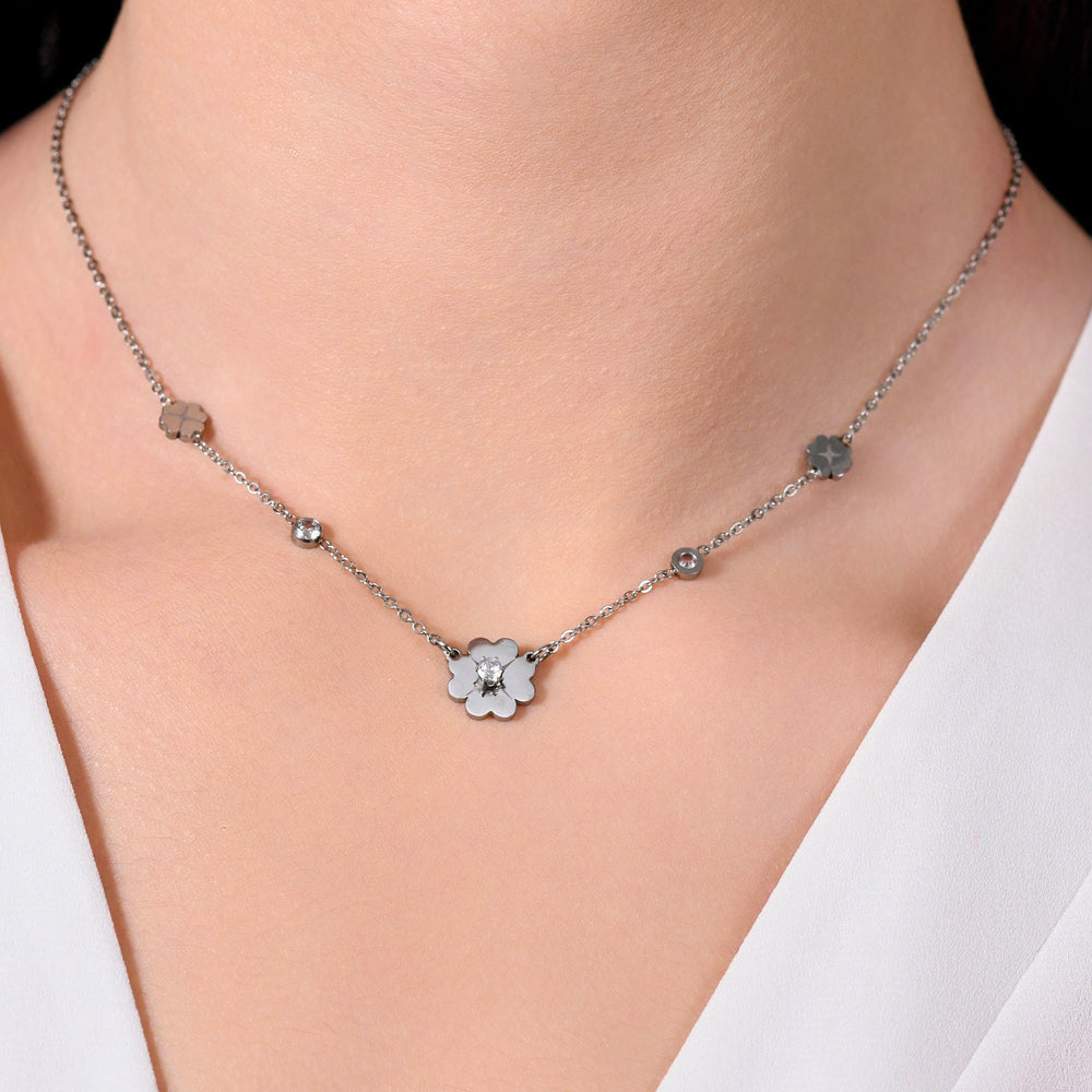 COLLAR DE ACERO PARA MUJER CON TRÉBOLES DE CUATRO HOJAS Y CIRCONITA