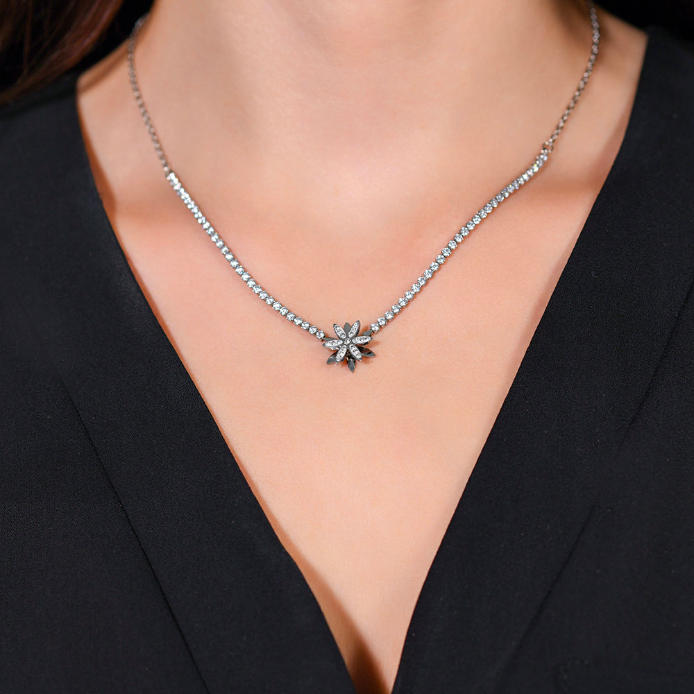 COLLAR TENIS FLOR DE ACERO PARA SEÑORA