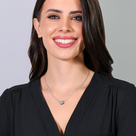 COLLAR TENIS FLOR DE ACERO PARA SEÑORA