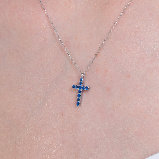 Carica immagine nella Galleria COLLANA DONNA IN ACCIAIO CON CROCE E ZIRCONI BLU
